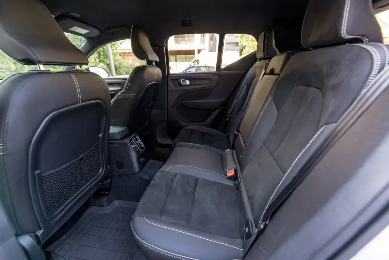 Volvo XC40 din 2023 cu 22.295 km - oferta VOL116390 - foto 25