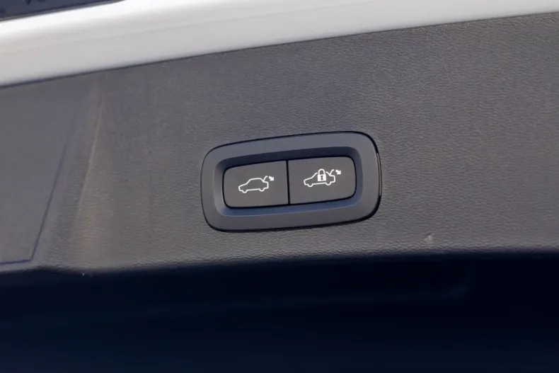 Volvo XC40 din 2023 cu 22.295 km - oferta VOL116390 - foto 27