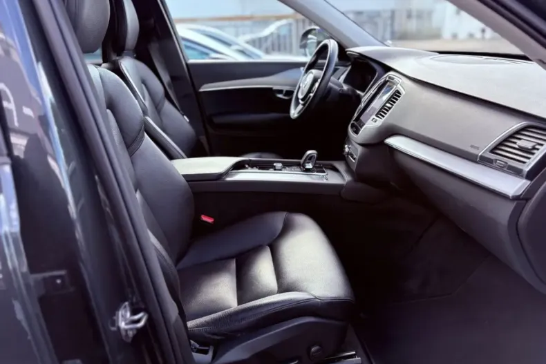 Volvo XC90 din 2021 cu 75.000 km - oferta VOL116395 - foto 4