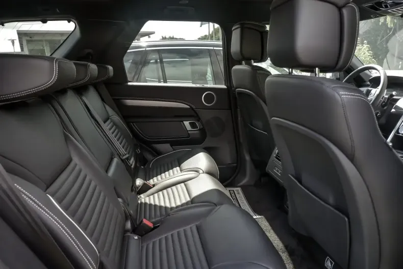 Land Rover Discovery din 2024 cu 5.542 km - oferta LAN116406 - foto 8