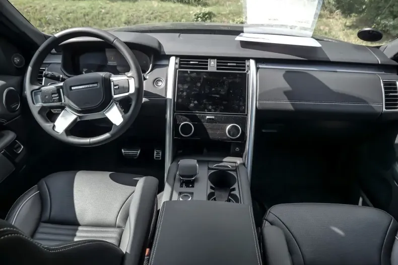 Land Rover Discovery din 2024 cu 5.542 km - oferta LAN116406 - foto 9