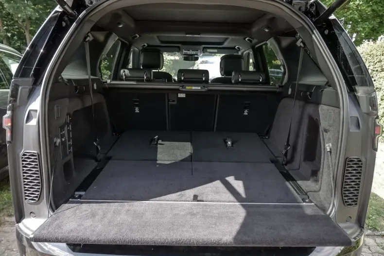 Land Rover Discovery din 2024 cu 5.542 km - oferta LAN116406 - foto 12