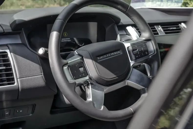 Land Rover Discovery din 2024 cu 5.542 km - oferta LAN116406 - foto 13