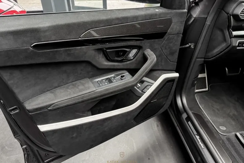 Lamborghini Urus din 2023 cu 18.626 km - oferta LAM116413 - foto 17