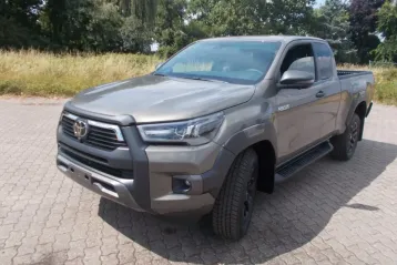 Toyota Hilux din 2025 - oferta TOY116416