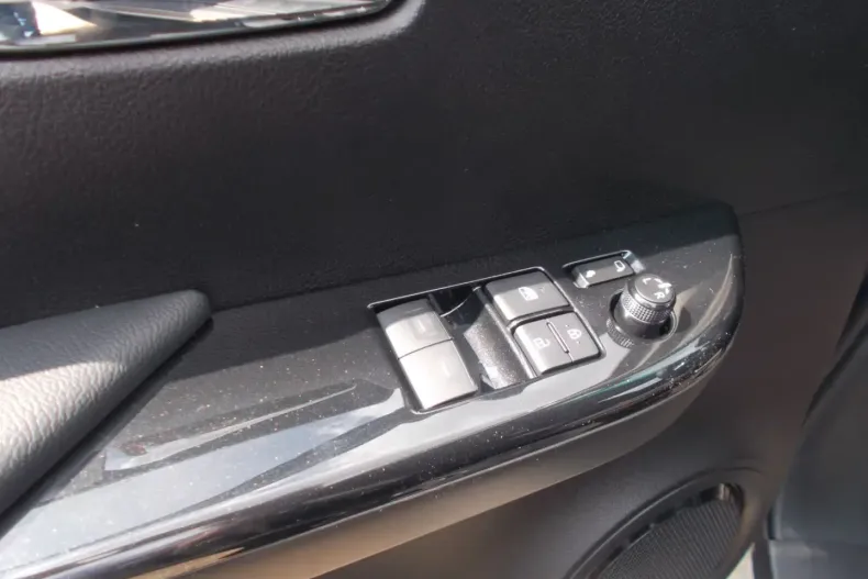 Toyota Hilux din 2025 cu 424 km - oferta TOY116416 - foto 5