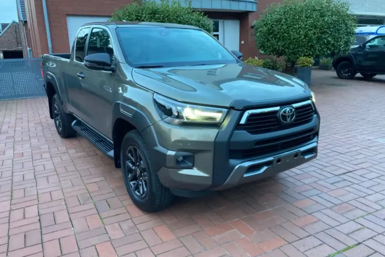 Toyota Hilux din 2025 cu 24.000 km - oferta TOY116422 - foto 1