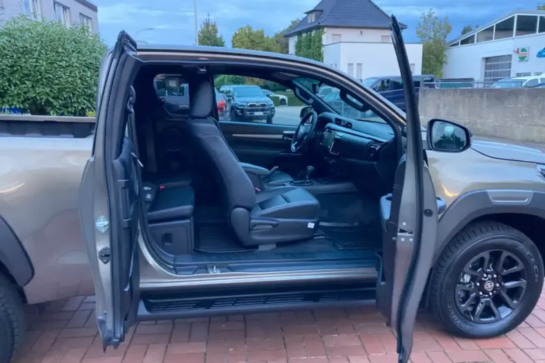 Toyota Hilux din 2025 cu 24.000 km - oferta TOY116422 - foto 4