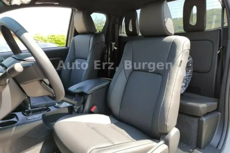 Toyota Hilux din 2025 cu 10 km - oferta TOY116424 - foto 8