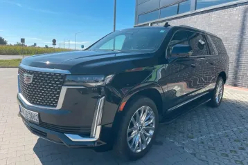 Cadillac Escalade din 2023 - oferta CAD116429