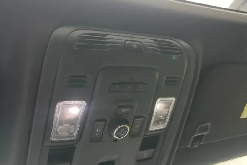 Cadillac Escalade din 2023 cu 66.800 km - oferta CAD116429 - foto 14