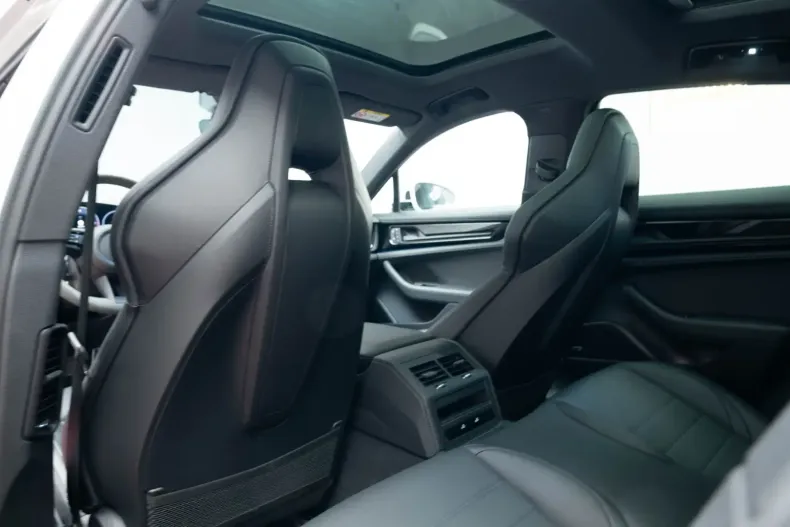 Porsche Panamera din 2024 cu 13.790 km - oferta POR116445 - foto 19