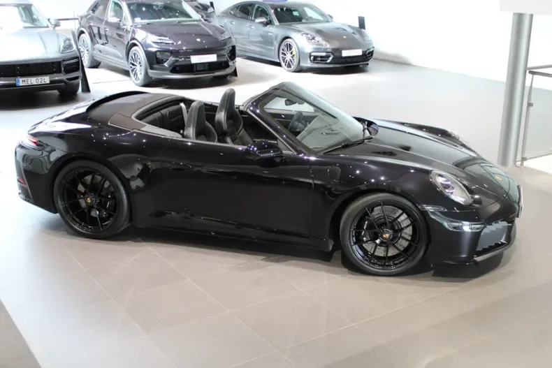 Porsche 911 din 2025 cu 2.670 km - oferta POR116454 - foto 2