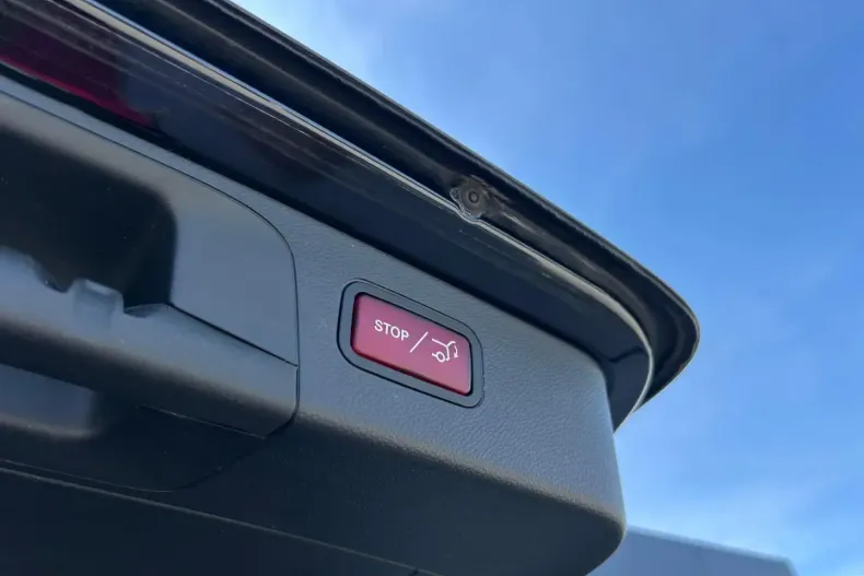 Mercedes-Benz GLC 200 din 2020 cu 86.494 km - oferta MER116460 - foto 30