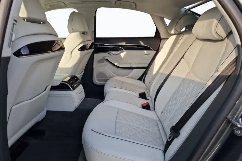 Audi A8 din 2023 cu 25.368 km - oferta AUD116468 - foto 13