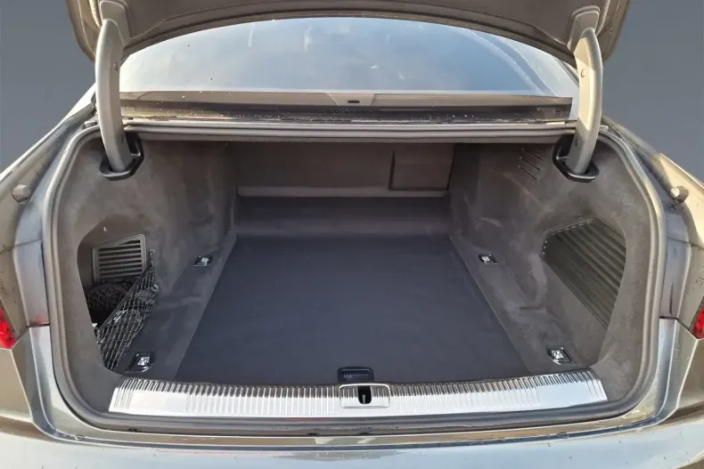 Audi A8 din 2023 cu 25.368 km - oferta AUD116468 - foto 15