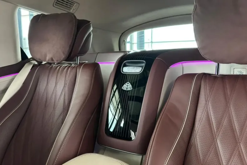 Mercedes-Benz GLS 600 din 2024 cu 13.000 km - oferta MER116475 - foto 10