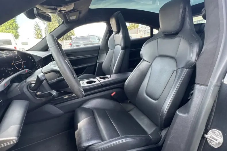 Porsche Taycan din 2022 cu 49.850 km - oferta POR116478 - foto 6