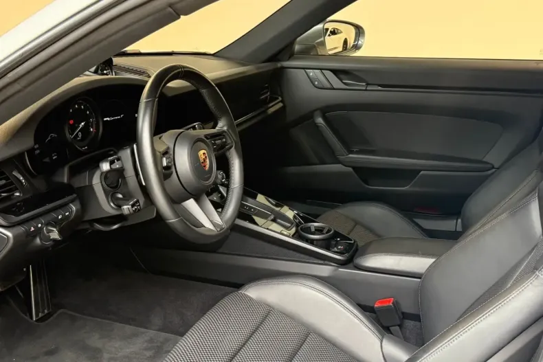 Porsche 992 din 2023 cu 9.460 km - oferta POR116481 - foto 8