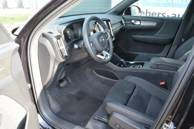 Volvo XC40 din 2024 cu 15.000 km - oferta VOL116489 - foto 7