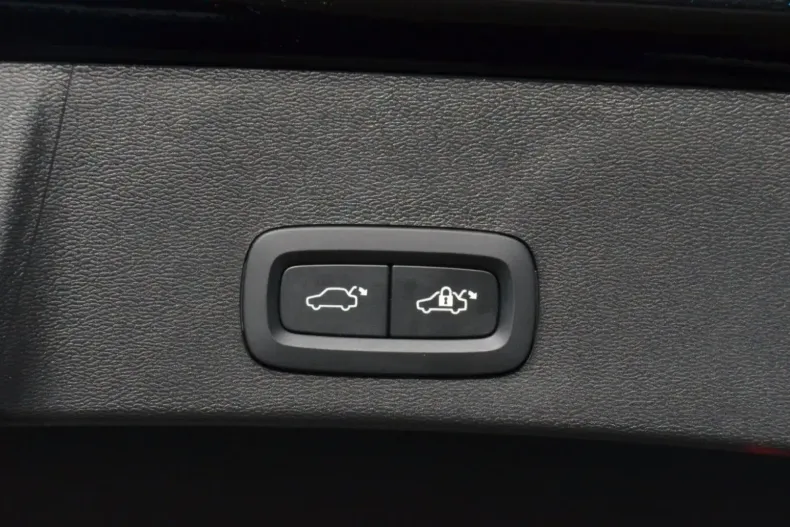 Volvo XC40 din 2024 cu 15.000 km - oferta VOL116489 - foto 9