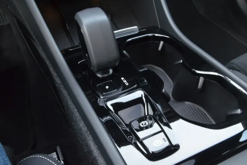 Volvo XC40 din 2024 cu 15.000 km - oferta VOL116489 - foto 21