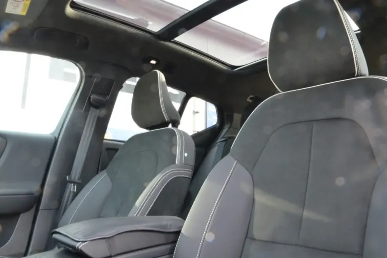 Volvo XC40 din 2024 cu 15.000 km - oferta VOL116489 - foto 28