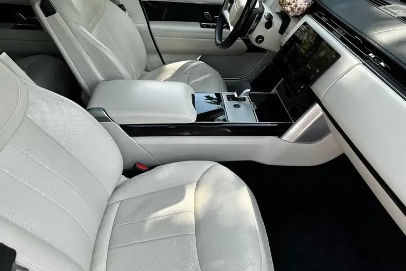 Land Rover Range Rover din 2023 cu 18.500 km - oferta LAN116495 - foto 6