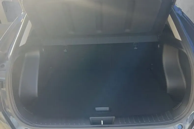 Hyundai KONA din 2024 cu 4.360 km - oferta HYU116496 - foto 19