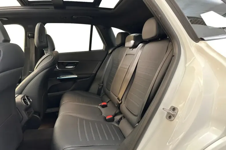 Mercedes-Benz GLC 300 din 2024 cu 24.591 km - oferta MER116497 - foto 11