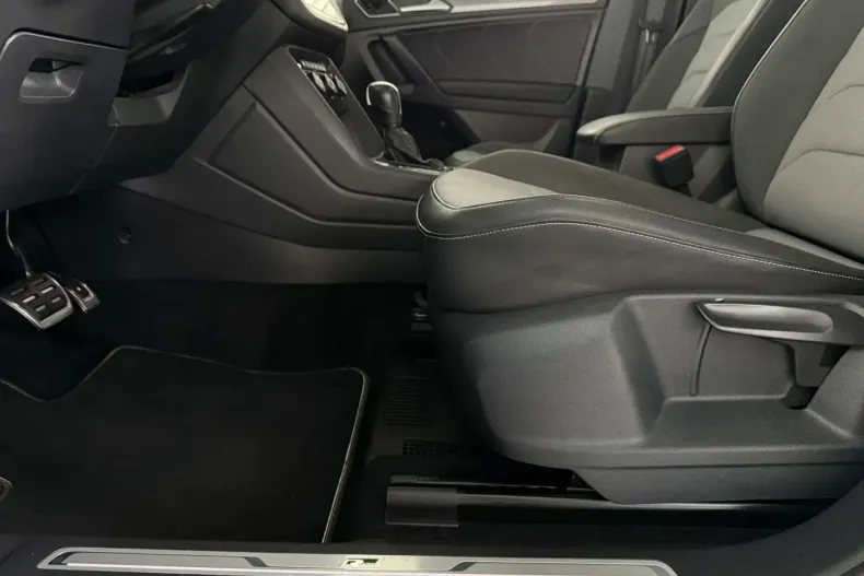 Volkswagen Tiguan Allspace din 2021 cu 75.200 km - oferta VOL116513 - foto 16