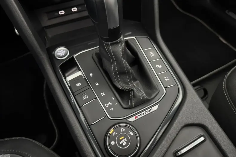 Volkswagen Tiguan Allspace din 2021 cu 75.200 km - oferta VOL116513 - foto 27