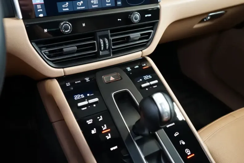 Porsche Macan din 2023 cu 15.800 km - oferta POR116521 - foto 18