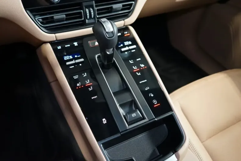 Porsche Macan din 2023 cu 15.800 km - oferta POR116521 - foto 19