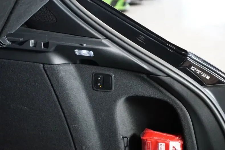 Porsche Macan din 2023 cu 15.800 km - oferta POR116521 - foto 25