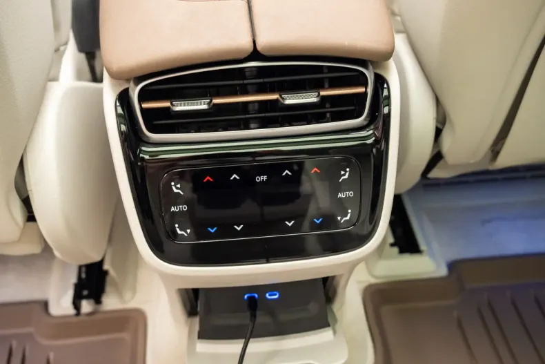 Mercedes-Benz EQS SUV din 2023 cu 34.000 km - oferta MER116525 - foto 30