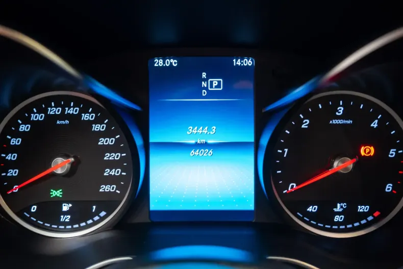 Mercedes-Benz GLC 220 din 2020 cu 65.000 km - oferta MER116526 - foto 15