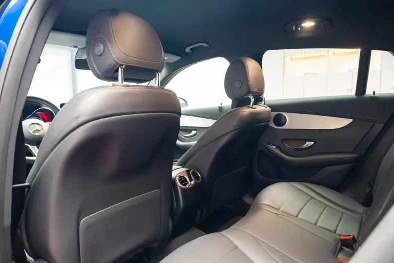 Mercedes-Benz GLC 220 din 2020 cu 65.000 km - oferta MER116526 - foto 22