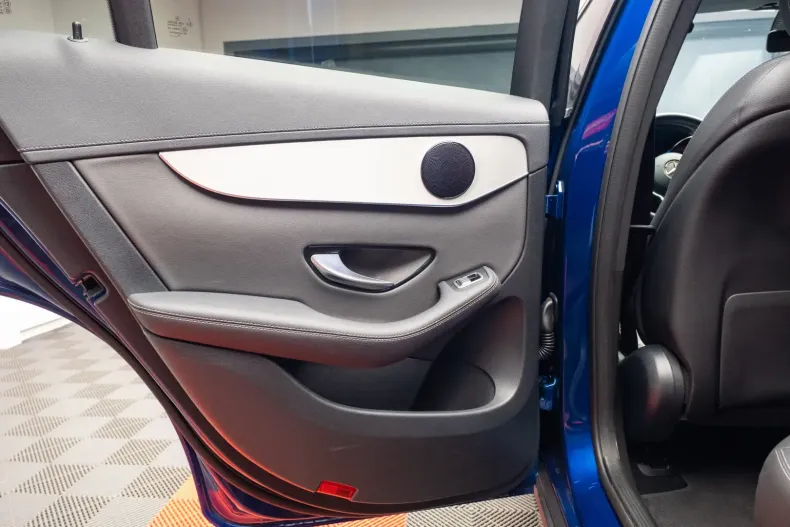 Mercedes-Benz GLC 220 din 2020 cu 65.000 km - oferta MER116526 - foto 23