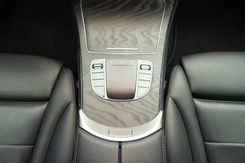 Mercedes-Benz GLC 220 din 2020 cu 65.000 km - oferta MER116526 - foto 25