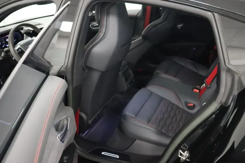 Audi RS e-tron GT din 2023 cu 21.010 km - oferta AUD116547 - foto 10