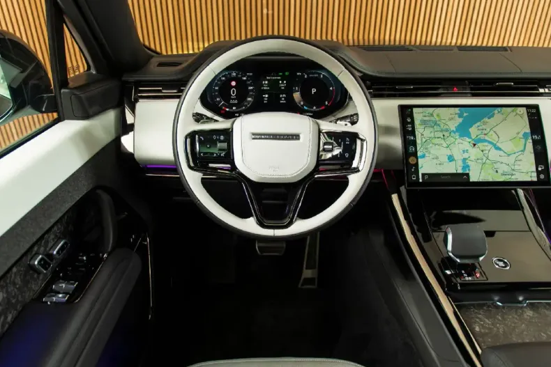 Land Rover Range Rover Sport din 2024 cu 2.062 km - oferta LAN116573 - foto 12