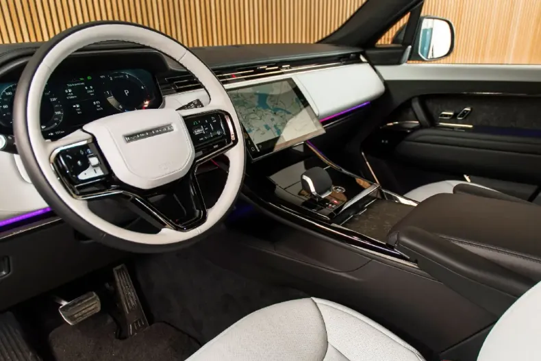 Land Rover Range Rover Sport din 2024 cu 2.062 km - oferta LAN116573 - foto 13