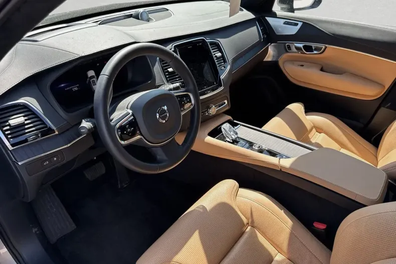 Volvo XC90 din 2024 cu 12.300 km - oferta VOL116580 - foto 11