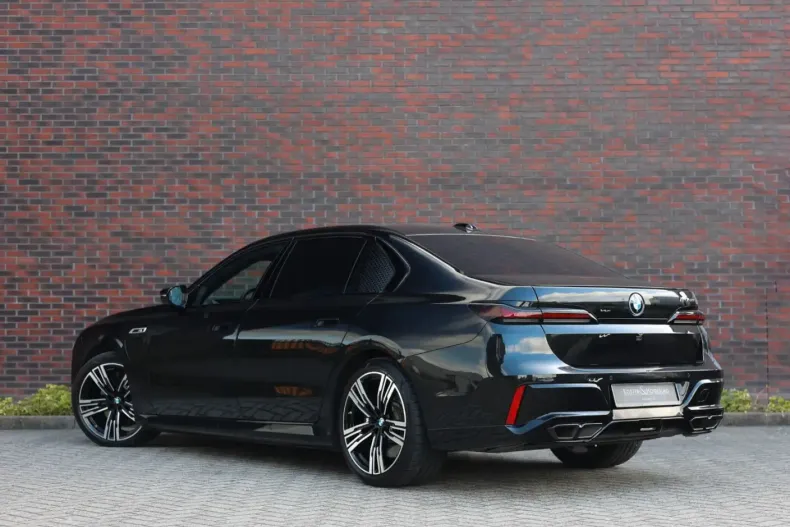 BMW M760 din 2023 cu 33.057 km - oferta BMW116590 - foto 2