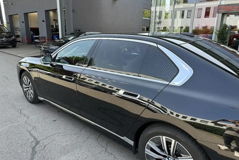 BMW 750 din 2023 cu 23.560 km - oferta BMW116621 - foto 16