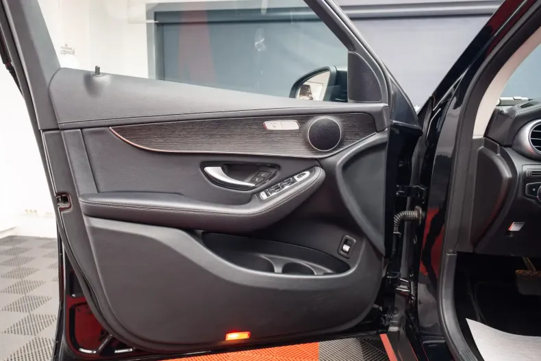 Mercedes-Benz GLC 400 din 2020 cu 105.000 km - oferta MER116626 - foto 14