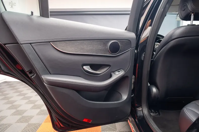 Mercedes-Benz GLC 400 din 2020 cu 105.000 km - oferta MER116626 - foto 25