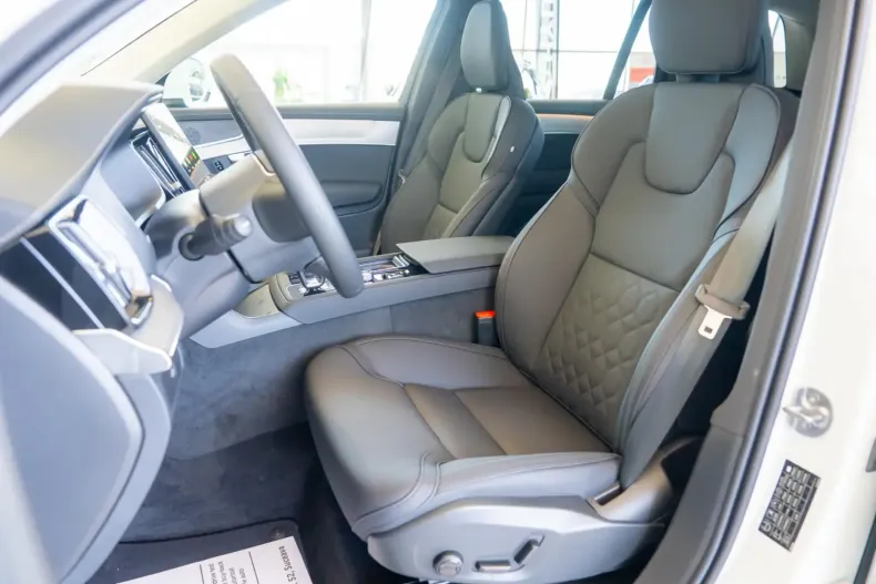 Volvo XC40 din 2025 cu 50 km - oferta VOL116629 - foto 13