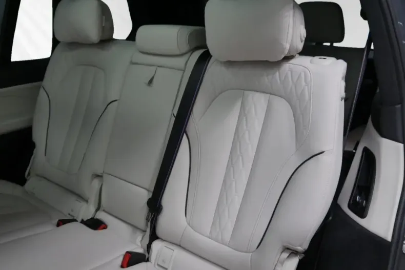 BMW X7 M60 din 2024 cu 25.284 km - oferta BMW116633 - foto 6